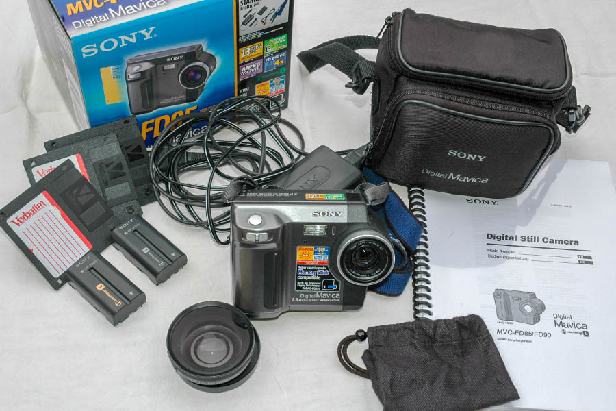 photographie du Sony Mavica FD85 au complet en 1999, alain pons photographe® photographie du Sony Mavica FD85 au complet en 1999, alain pons photographe®