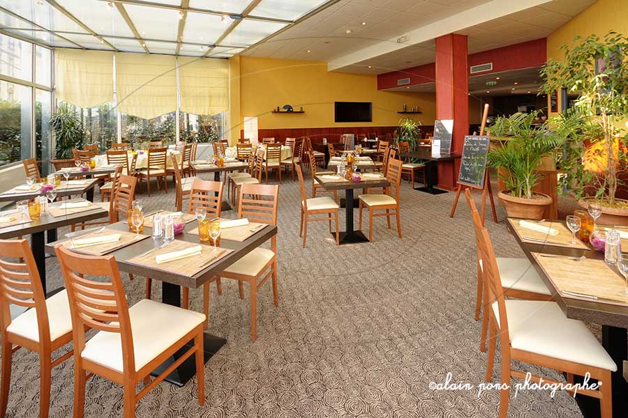 photographie d’une salle de restaurant photographie d'une salle de restaurant à Clermont-Ferrand,