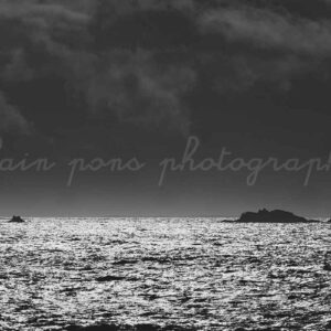photographie de rochers ilots dans la mer à Pors Goret Lampaul-Plouarzel