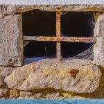 Photographie papillon, fenêtre, barreaux, à Charroux, déstockage