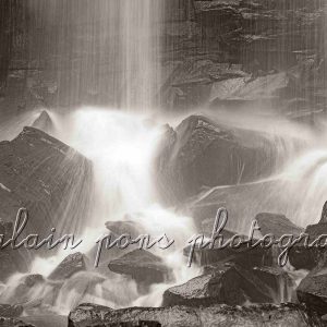 photographie de la cascade du ruisseau des mortes au Guèry.