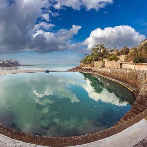 photographie en couleur de la piscine naturelle de Dinard.