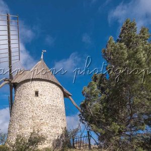 photographie le moulin à vent d'Omer à Cucugnan.