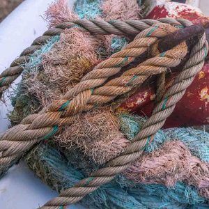 photographie les bouts d'un bateau au Port de Feunten Aod