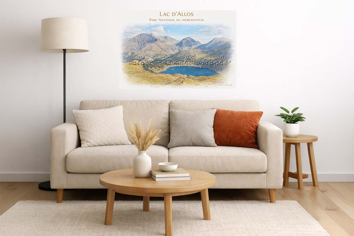 Affiche vintage Lac d'Allos Parc National du Mercantour, ici en présentation dans un salon, suggestion de décoration.