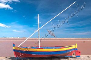 photographie La barque du Lac Rose, salin de Gruissan