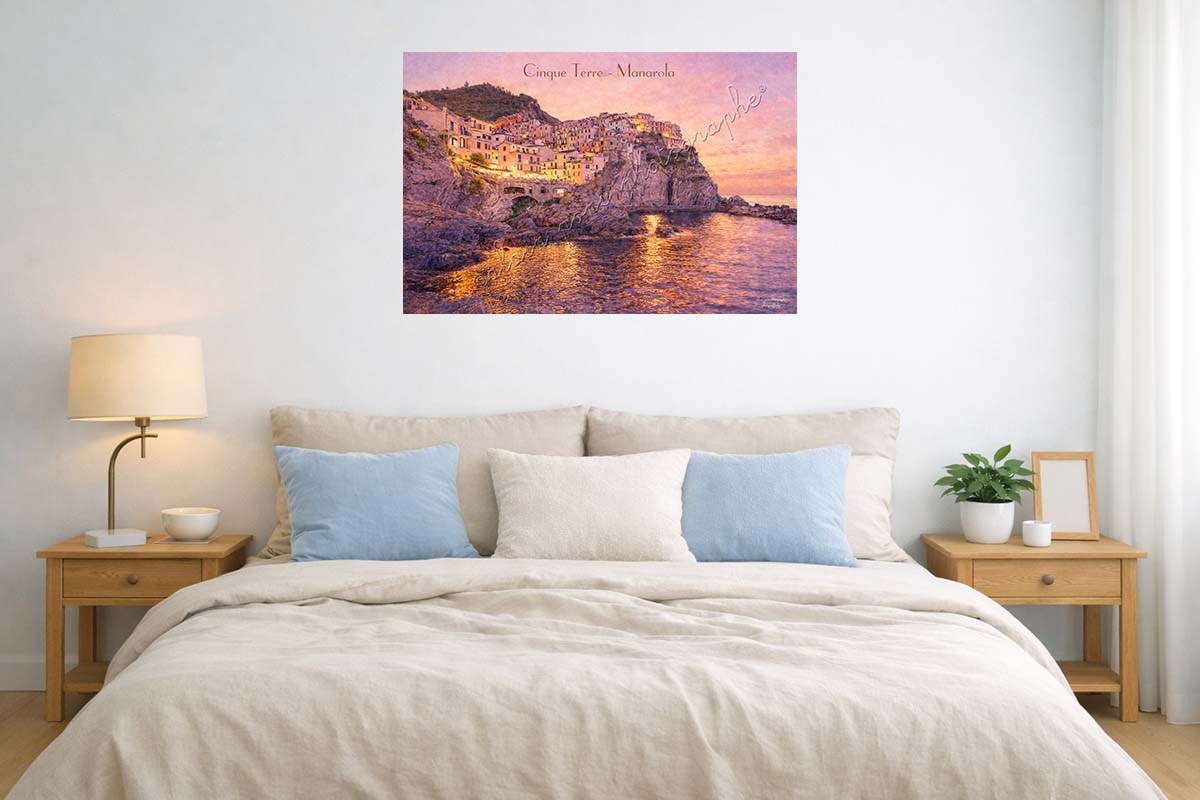 affiche vintage Cinque Terre Manarola, une photograffiche® en décoration dans une chambre