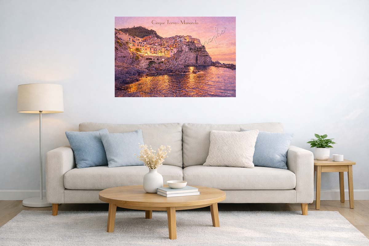 affiche vintage Cinque Terre Manarola, une photograffiche® en décoration dans un salon
