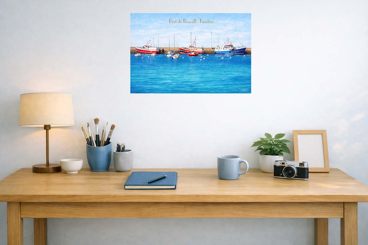 Affiche vintage port de Roscoff Finistère, ici accrochée à un mur en décoration dans un bureau