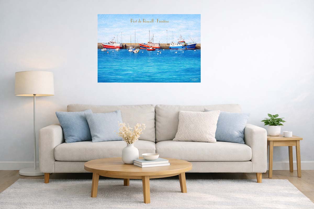 Affiche vintage port de Roscoff Finistère, ici accrochée à un mur en décoration dans un salon