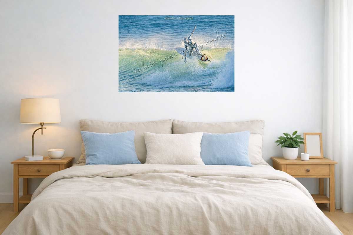 affiche vintage éclats du surfeur argenté en idée de décoration dans une chambre